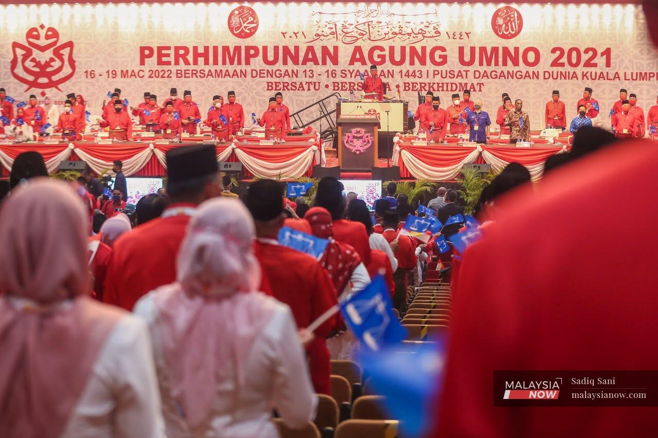 Pemimpin dan perwakilan Umno pada perhimpunan agung tahunan di Kuala Lumpur pada Mac.