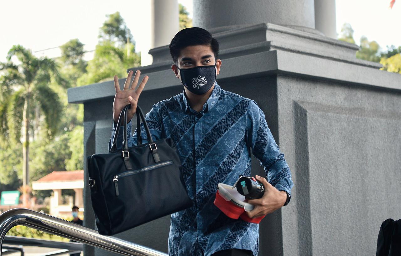 Muar MP Syed Saddiq Syed Abdul Rahman arrives at the Kuala Lumpur court complex today. Photo: Bernama