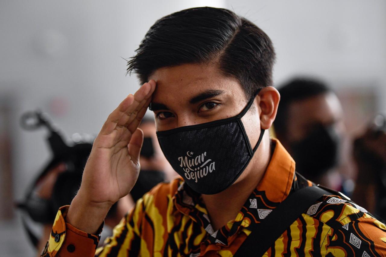 Muar MP Syed Saddiq Syed Abdul Rahman at the Kuala Lumpur court complex today. Photo: Bernama