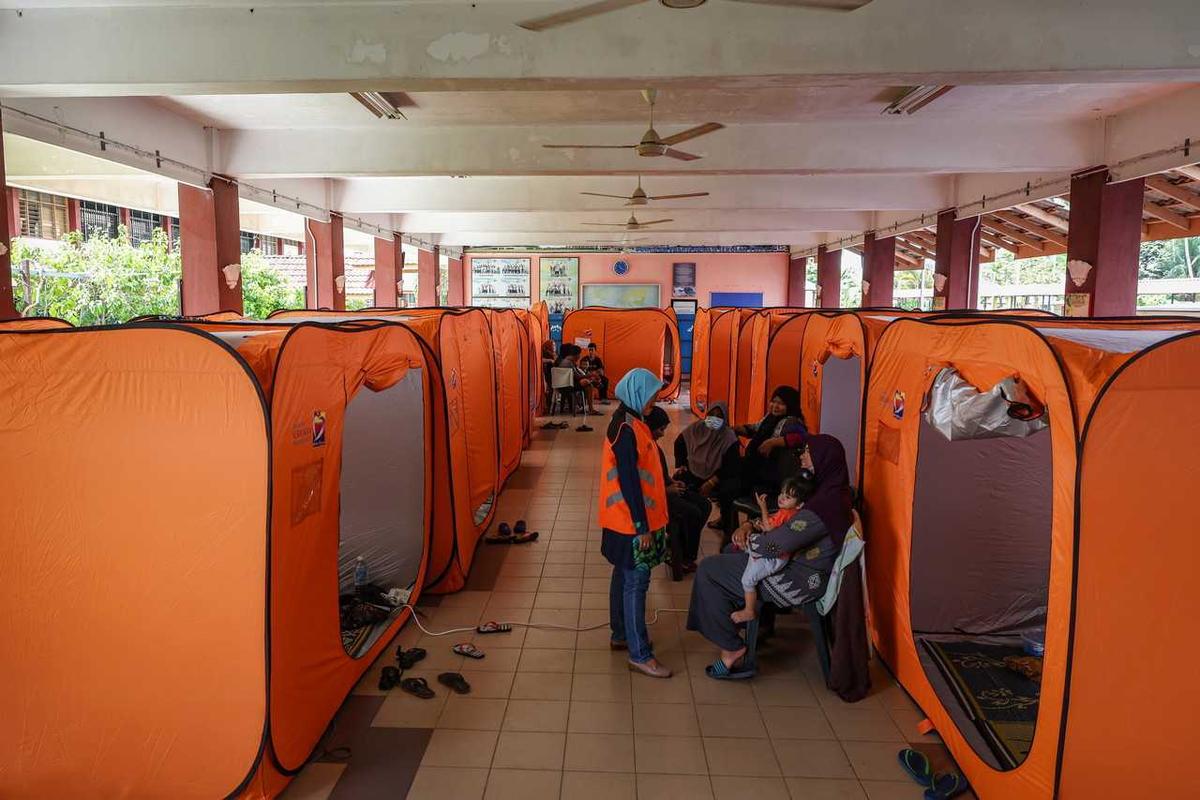 Over 70 000 Evacuated As Floods Continue MalaysiaNow over-70-000-evacuated-as-floods-continue-malaysianow