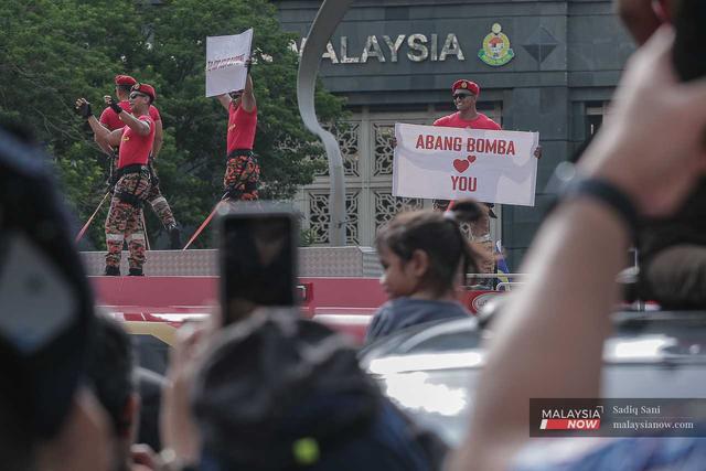 Scenes from Merdeka parade | MalaysiaNow